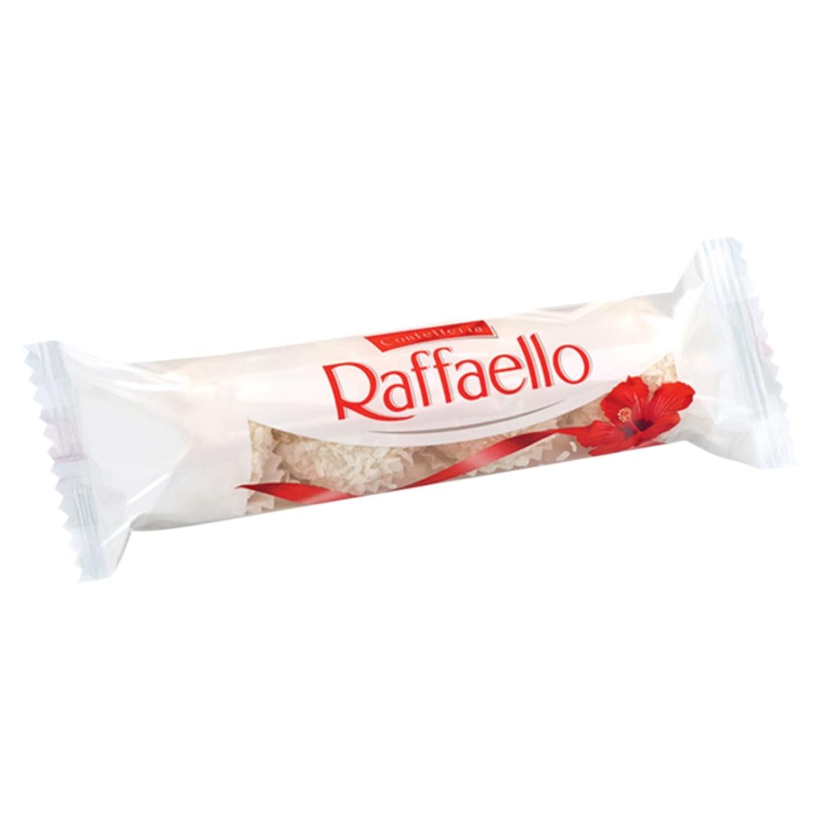 Raffaello ropogós, kókuszos ostyakülönlegesség, belsejében egész szem mandulával