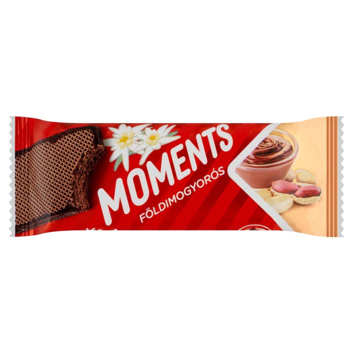Moments kakaós bevonómasszába mártott, földimogyorós krémmel töltött ostyaszelet