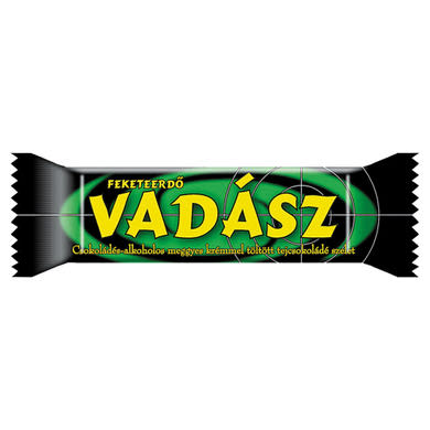 Vadász Feketeerdő csokoládés-alkoholos meggyes krémmel töltött tejcsokoládé szelet