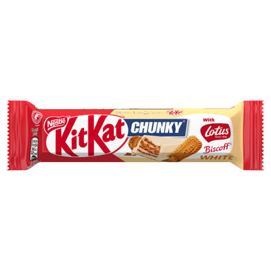 KitKat Chunky White Lotus ropogós ostya fahéjas krémmel fahéjas keksszel és fehér bevonóval