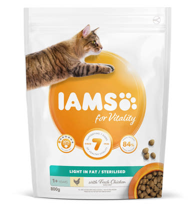 IAMS Vitality macska szárazeledel adult steril csirke