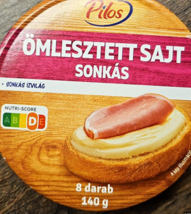 Pilos ömlesztett sajt, sonkás