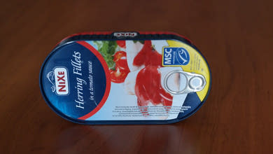 NIXE, Heringtörzs bőrrel, paradicsomszószban,  170 g / 85 g