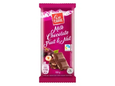 Tejcsokoládé földimogyoró-darabokkal és mazsolával